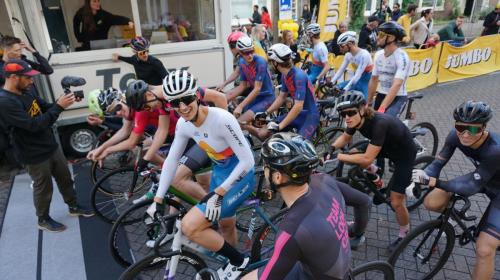 Photo Ronde van de Orteliusstraat by William van der Moolen