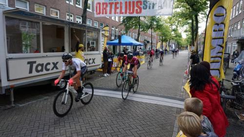 Photo Ronde van de Orteliusstraat by William van der Moolen